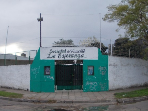 Una pelea entre adolescentes termin&oacute; con disturbios entre padres y una mujer con las costillas quebradas