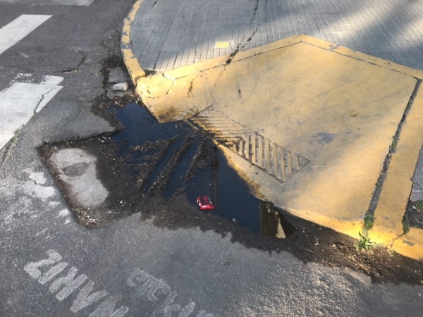 Reclaman por el mal estado de las rampas para discapacitados en el centro