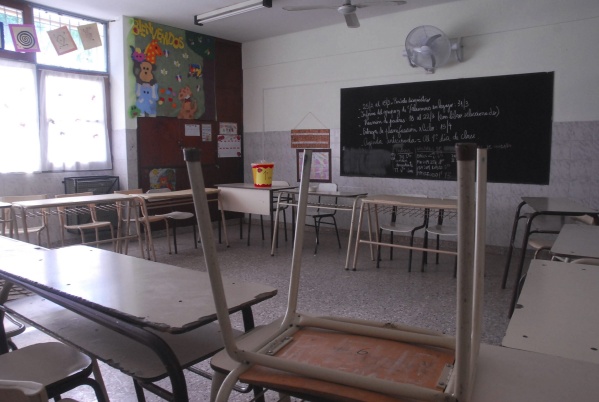 La polémica por el paro de 48 horas que afecta a escuelas de La Plata llega a la Legislatura Bonaerense con fuertes cruces