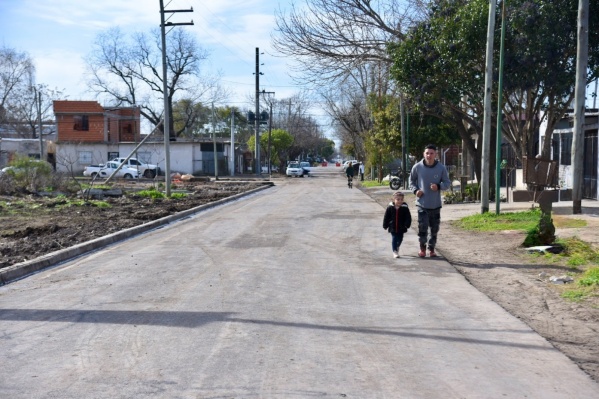 Altos de San Lorenzo ya cuenta con nuevo asfalto y obras hidráulicas en un tramo de calle 80