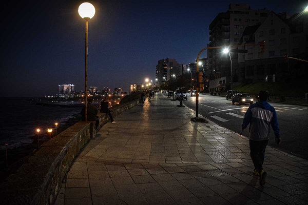 En Mar del Plata, una mujer se fue a dormir después del brindis y el marido la acuchilló
