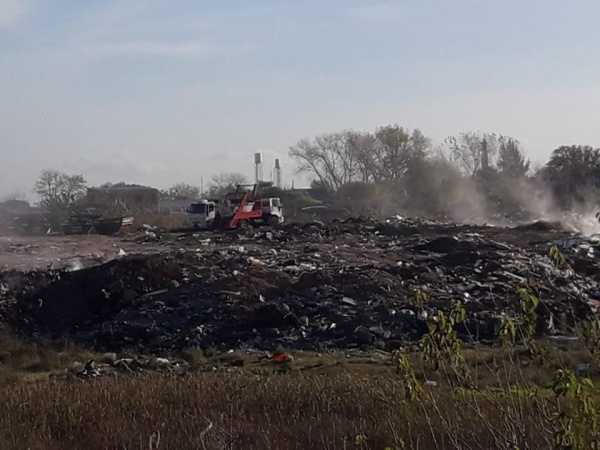 Vecinos reclamaron por una peligrosa quema en la cantera de 19 y 85