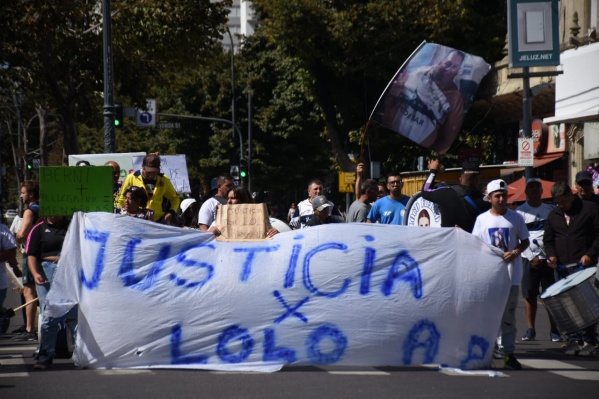 A cinco meses de su muerte, la familia de Lolo Regueiro marchó para exigir justicia 