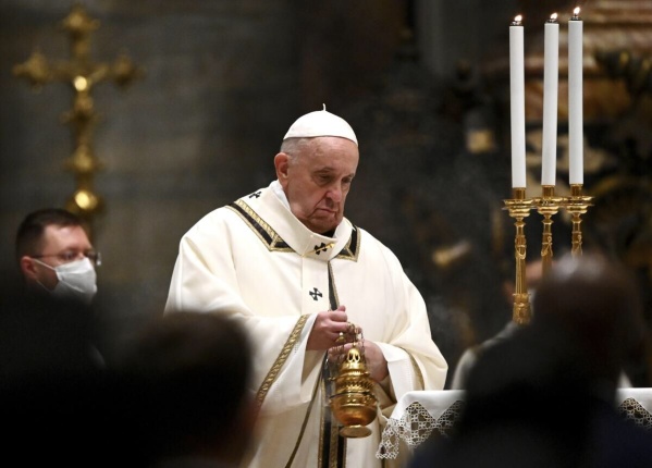 El Papa se refirió a la navidad y dijo que "no hay que confundir la fiesta con el consumismo"