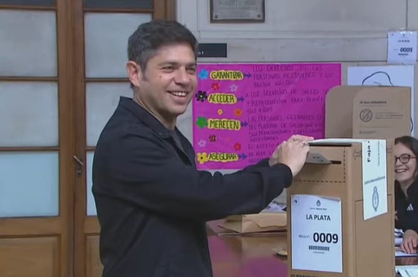 Kicillof votó en La Plata: "Es una elección crítica en medio de una situación compleja"