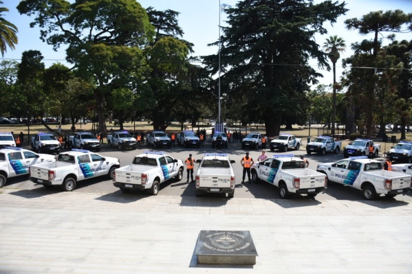 La Plata recibió 36 nuevos móviles policiales que serán repartidos en las distintas dependencias