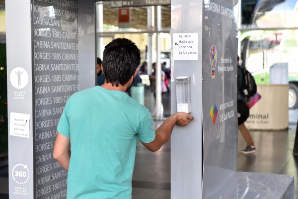 Por la temporada de verano, refuerzan los controles en la Terminal de La Plata: estos son los protocolos para viajar