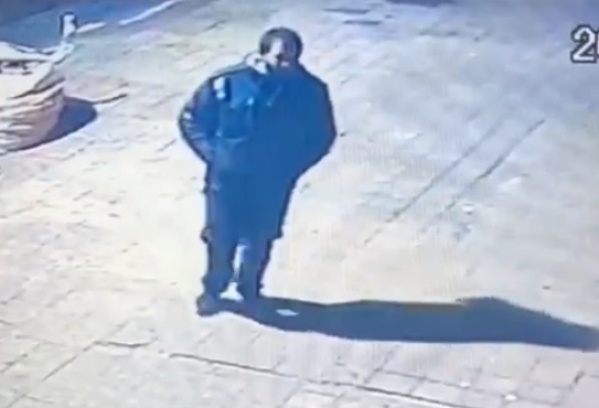 "Me cortaron las patas": le robaron a una enfermera platense que trabaja 16 horas diarias y el ladrón quedó grabado