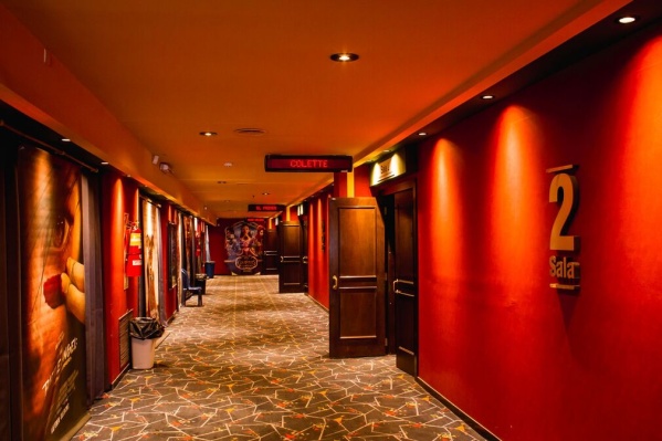 En La Plata, una película recibió la reseña mas corta y dura del año