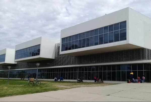 Una menor denunci&oacute; a su padre por abuso, su mama la acompa&ntilde;&oacute; a abortar y ahora no las encuentran