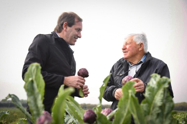 Garro visitó a los productores locales en la previa de la Fiesta del Alcaucil: “Es una marca registrada de la ciudad”