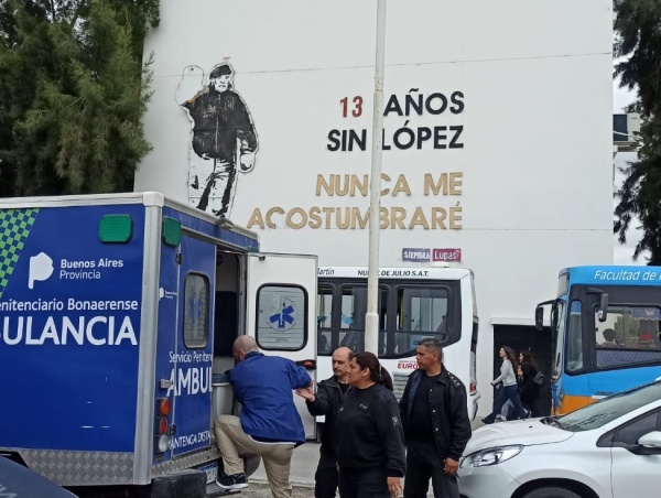 A los tiros en la Facultad de Humanidades de la UNLP por un preso que fue a rendir y trató de escapar