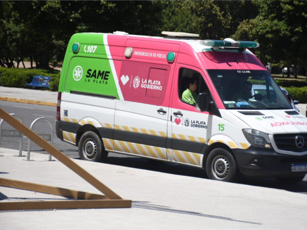 Una mujer se roci&oacute; con nafta y amenaz&oacute; con matarse afuera del Municipio de La Plata