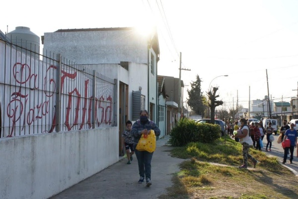 Dar sin pensar en nada m&aacute;s: cocinan para cientos de familias pincharratas y se superan d&iacute;a a d&iacute;a