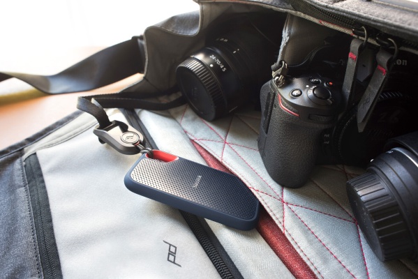 Es fot&oacute;grafo, le robaron todo en La Plata y pide ayuda para recuperar sus cosas: "Ten&iacute;a im&aacute;genes de cuando empec&eacute; a estudiar"