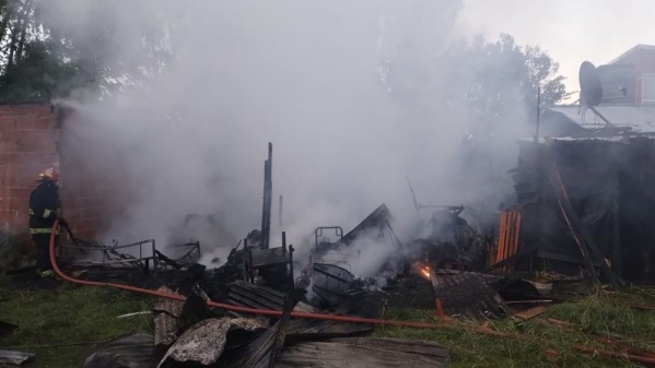 Campaña solidaria por una familia que perdió todo en un incendio en San Carlos