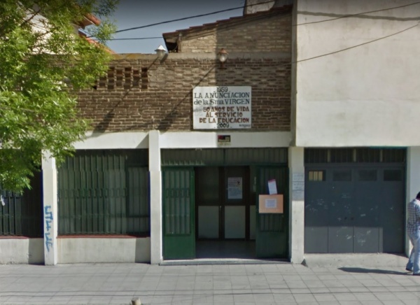 La madre de un alumno platense denunció un caso gravísimo de bullying: golpes, amenazas y una lamentable nota que le dejaron
