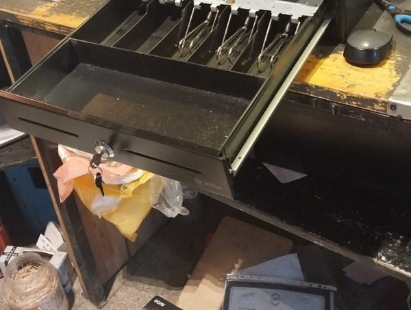 Saquearon una pizzería en pleno centro platense y el dueño calcula pérdidas por 500 mil pesos: "Se llevaron todo"