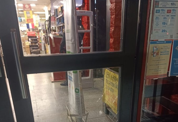 Los "hermanos piraña" volvieron a atacar en el centro de La Plata y le quisieron robar a un cartonero