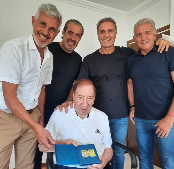 Bilardo recibi&oacute; un t&iacute;tulo m&aacute;s para su carrera