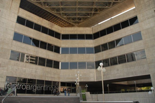 Provincia comienza la reconstrucción del Teatro Argentino: la mítica sala "Alberto Ginastera" está clausurada desde el 2017