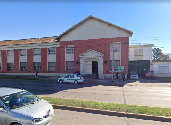 Alumnas del colegio San Miguel de La Plata denunciaron que hay chicos que les levantan las polleras en recreos y pasillos