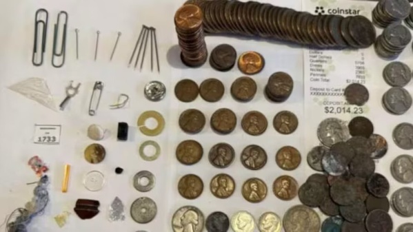 Encontró un botellón de su abuelo tras 70 años de ahorro y se convirtió en el blanco de un robo fallido