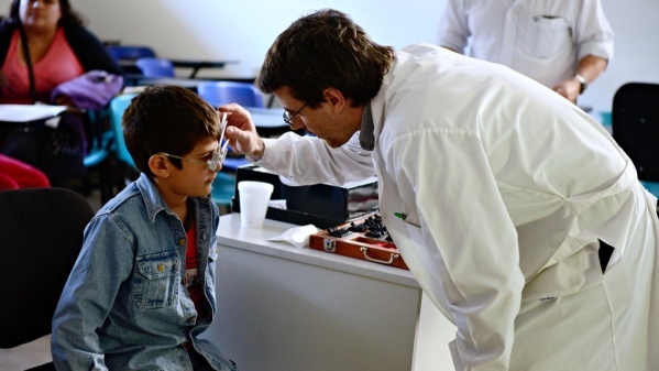 La Provincia de Buenos Aires lanza un programa para garantizar controles médicos y vacunación a estudiantes bonaerenses