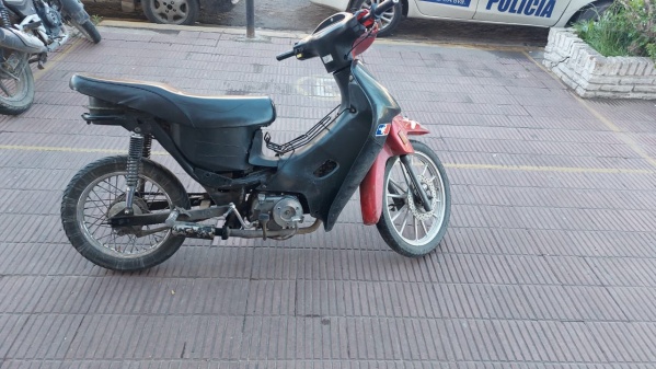 Los detuvieron mientras robaban autos estacionados en La Plata