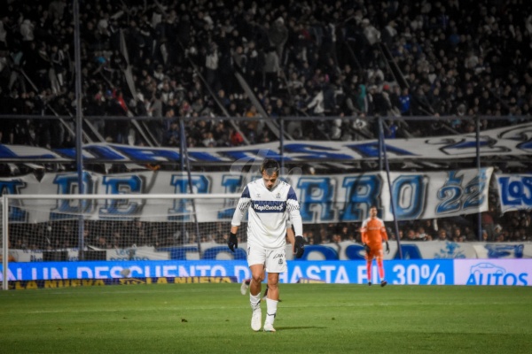 El doloroso momento que atraviesa un futbolista del Lobo:" Es dificil salir...