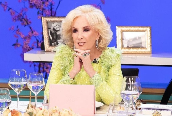 Le hicieron una estatua a Mirtha Legrand y la conductora dio su parecer: "No me favorece"