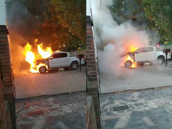 Prendieron fuego cuatro autos durante la madrugada en Villa Elvira: "Eran dos menores y un hombre"