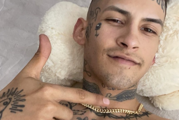 Un seguidor le preguntó a L-Gante por qué no se arregla los dientes y el cantante lo "bromeó" con la respuesta