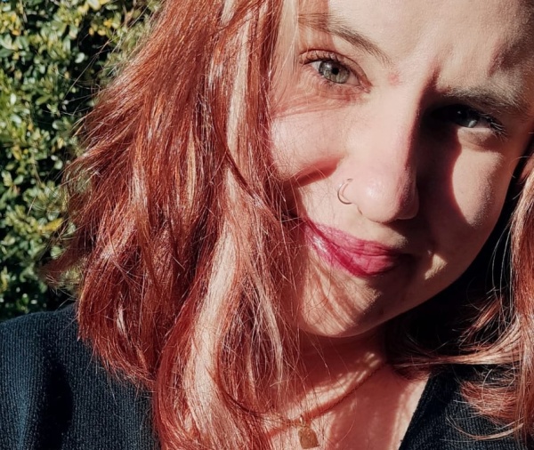 Una platense se enamoró del vidrio gracias a su tía y prometió: "Voy a hacer lo que nadie se anima; voy por todo"