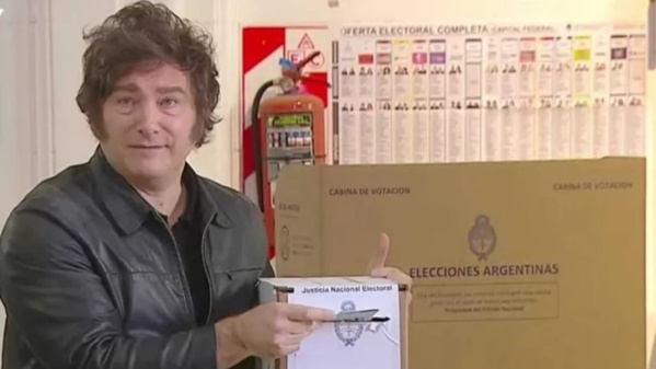 El presidente Javier Milei emitió su voto en medio de un fuerte operativo de seguridad