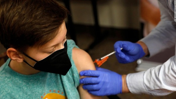 Desde Provincia aseguran que "muy pronto" se vacunará a menores de edad con dosis de Moderna o Sinopharm