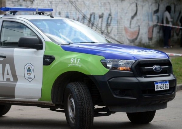 Policía de civil detuvo a un ladrón que intentaba robarle el auto en Romero