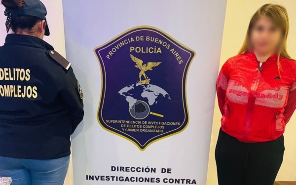 Detuvieron a la "Rubia" y la "Morocha" por comercializar droga en distintos barrios de La Plata bajo la modalidad de menudeo