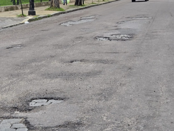 Reclaman por el mal estado de la calle 46 entre 6 y 7