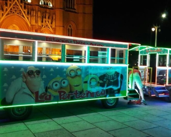 51 años dando vueltas en Plaza Moreno y alegrando a generaciones de platenses: “Mi papá lo compró en 1969 y es algo familiar"