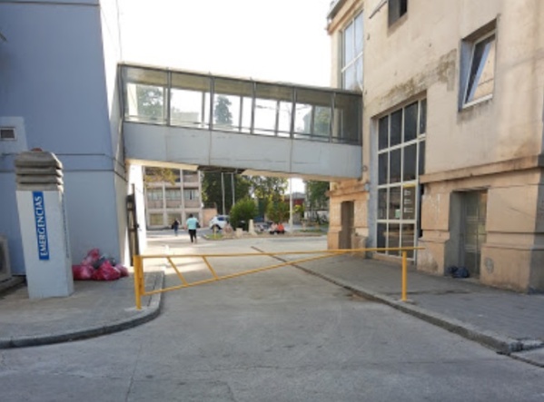 Hallaron desnuda y brutalmente golpeada a una jubilada platense en su casa: pelea por su vida