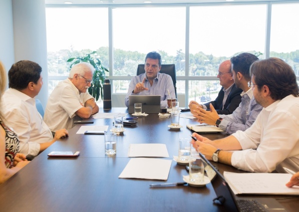 Massa se reúne con su equipo económico para evaluar medidas y definir los próximos pasos a seguir