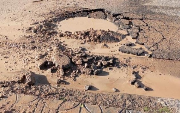 "Provocó dos pozos que se llenan de barro": en Villa Elvira reclaman por una importante pérdida de agua