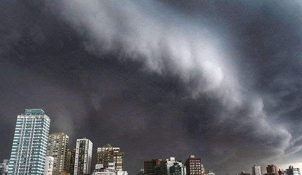 Alerta Amarilla por tormentas fuertes en La Plata: se esperan ráfagas y fuerte caída de agua
