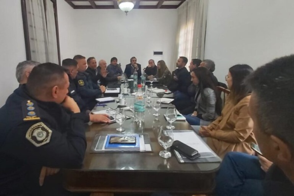 Robos en los centros comerciales de La Plata: autoridades locales y provinciales se reunieron con dueños de locales