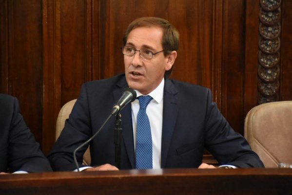 Garro anunció un nuevo sistema de transporte público, la extensión del Tren Universitario y parques lineales inundables