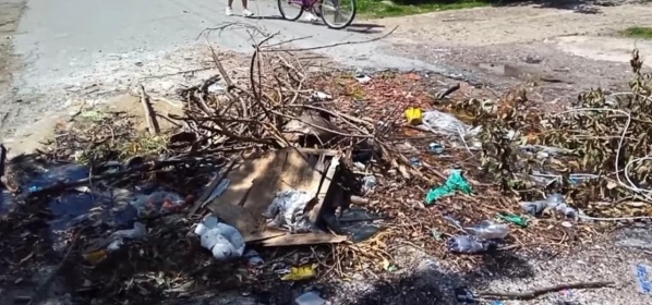 "Que no haya una emergencia porque la ambulancia no pasa de ninguna manera": Vecinos de La Plata con la calle obstruida