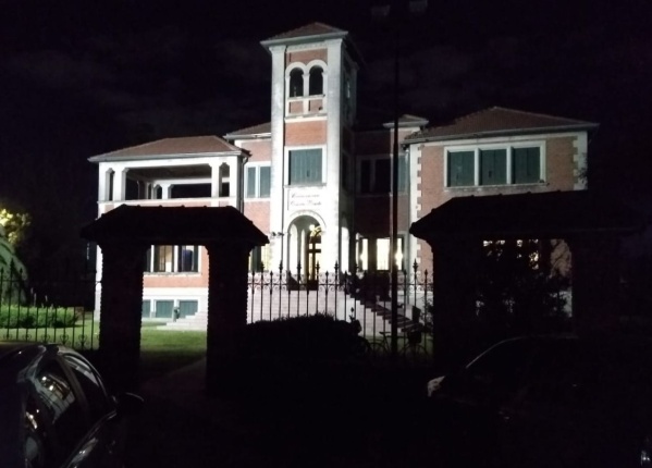 En Tolosa pidieron por mayor iluminación en una zona concurrida por alumnos y profesores