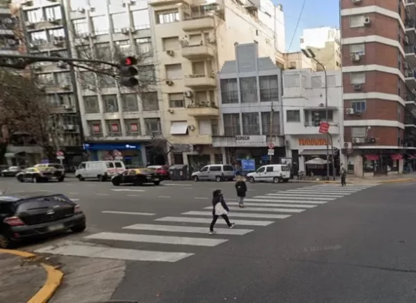 Un hombre fue asesinado de una puñalada tras discutir en la calle