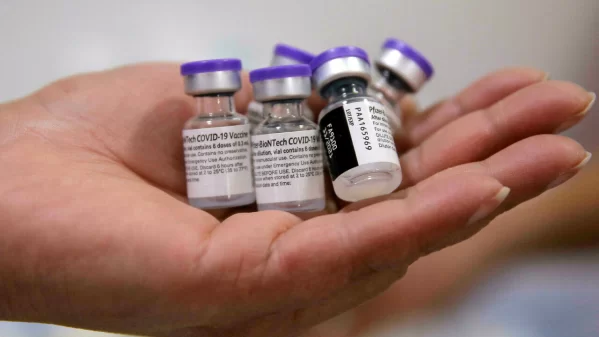 Pfizer informó que su vacuna contra el COVID-19 es segura y genera anticuerpos en niños